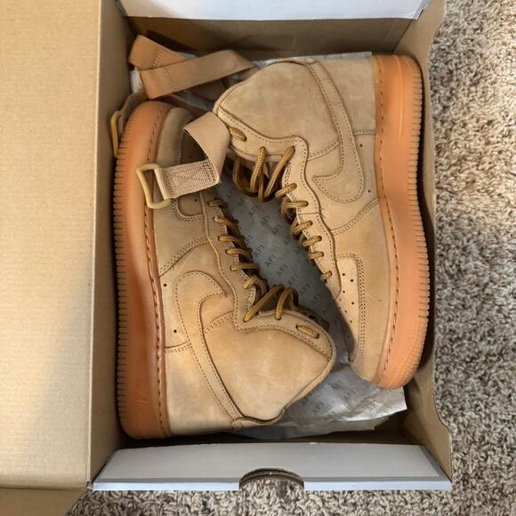 Nike Air Force 1 High - Picture 3 of 8